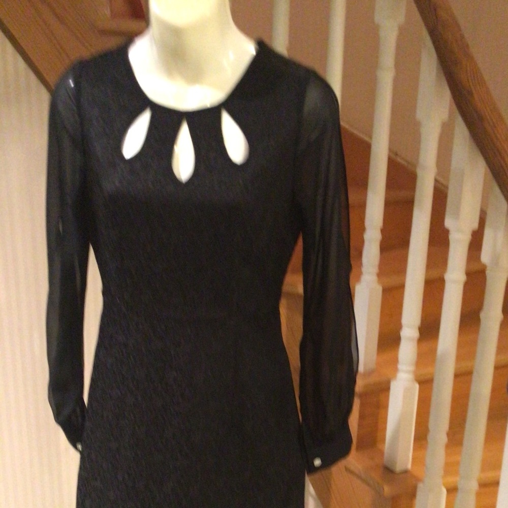 💕💕2XHost Pick💕💕NWOT elegant Black dress with long sleeves with side slits - Picture 2 of 6